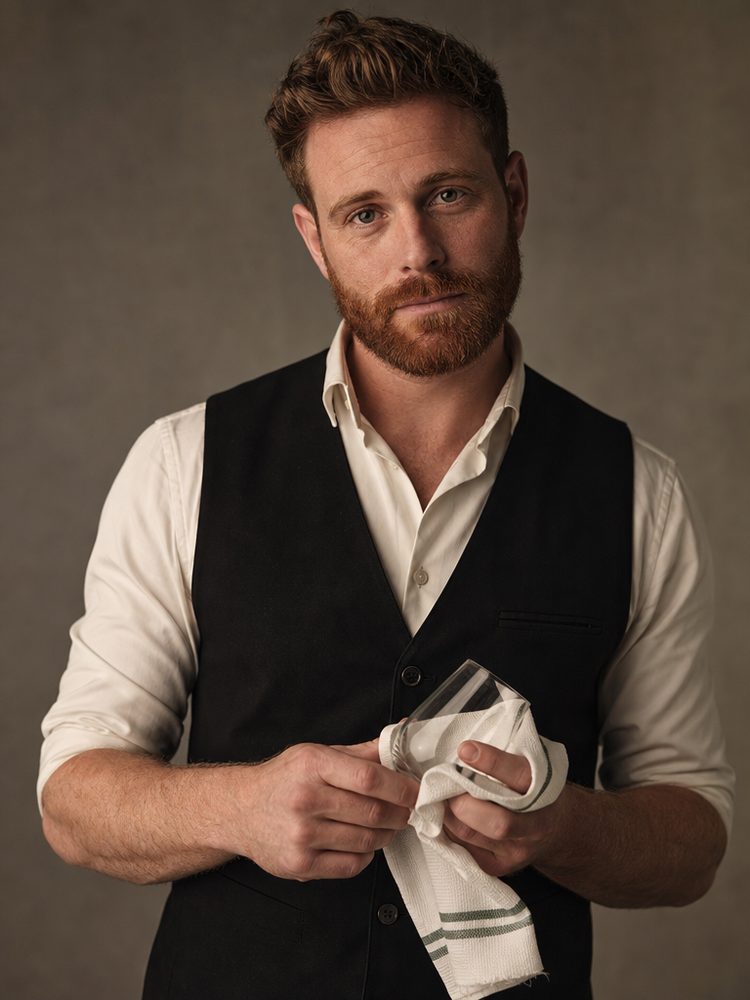 Liam O'Connell, Bartender